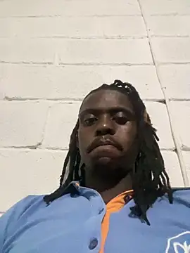 Snapshot of Wuu2now chatting on 11.10.25 Wuu2now online show from 11.10.25