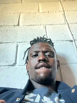 Snapshot of Wuu2now chatting on 11.16.25 Wuu2now online show from 11.16.25