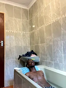 Snapshot of Wuu2now chatting on 11.19.25 Wuu2now online show from 11.19.25