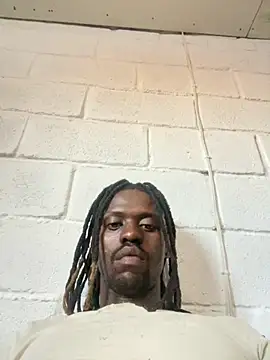 Snapshot of Wuu2now chatting on 11.23.25 Wuu2now online show from 11.23.25