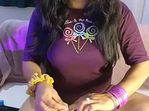 Snapshot of mansi201 chatting on 09.27.25 mansi201 online show from 09.27.25