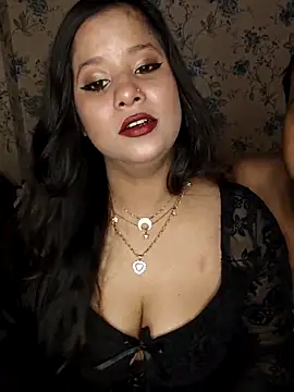 Snapshot of priyaverma00 chatting on 06.13.26 priyaverma00 online show from 06.13.26