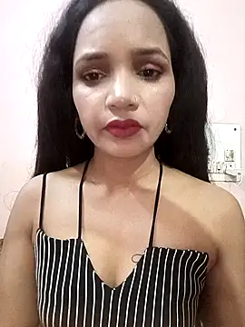 Snapshot of queen_lizaa chatting on 11.12.25 queen lizaa online show from 11.12.25