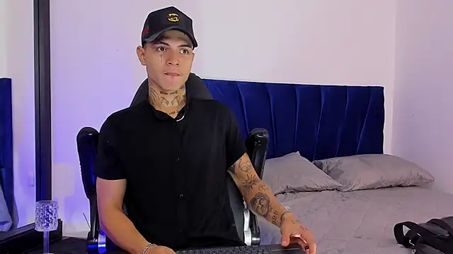 Snapshot of john_mystic chatting on 10.09.25 john mystic online show from 10.09.25