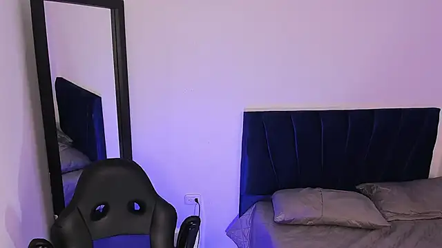 Snapshot of john_mystic chatting on 10.10.25 john mystic online show from 10.10.25