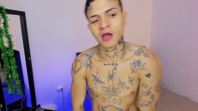 Snapshot of john_mystic chatting on 11.21.25 john mystic online show from 11.21.25