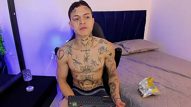 Snapshot of john_mystic chatting on 11.22.25 john mystic online show from 11.22.25