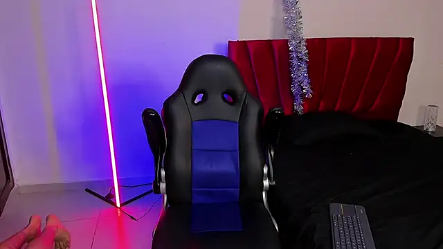 Snapshot of john_mystic chatting on 12.02.25 john mystic online show from 12.02.25