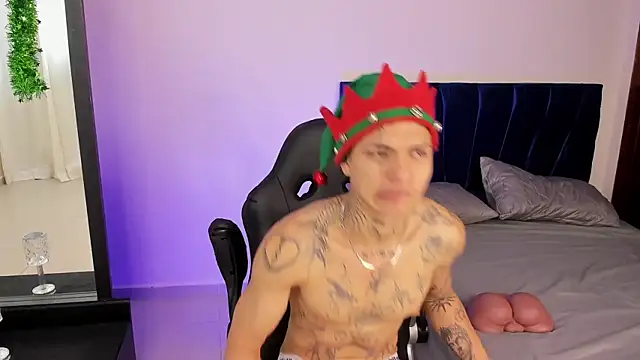 Snapshot of john_mystic chatting on 12.03.25 john mystic online show from 12.03.25