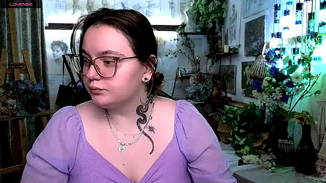 Snapshot of KatrinClark chatting on 09.10.25 KatrinClark online show from 09.10.25