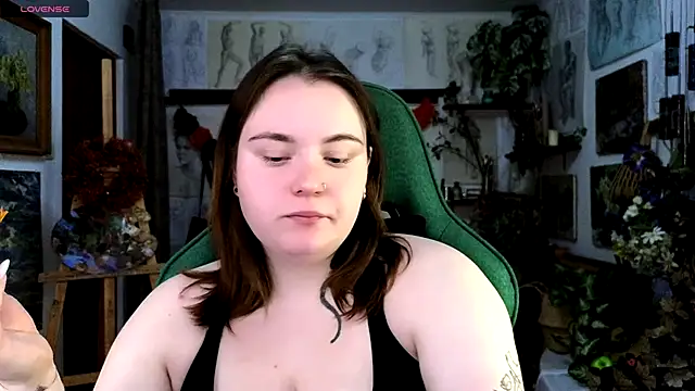 Snapshot of KatrinClark chatting on 10.21.25 KatrinClark online show from 10.21.25