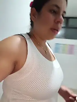 GabyMontenegro online show from 04.08.26