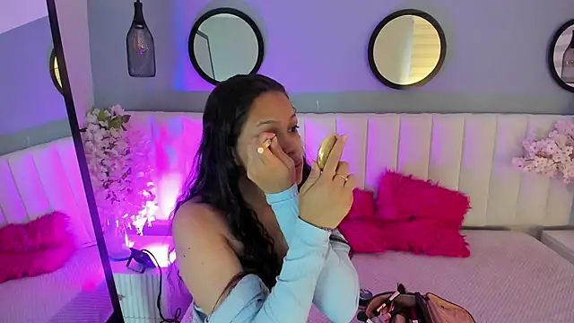 Mila Hank  online show from 11.27.25