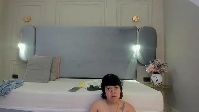 PamelaBonnet mml online show from 04.04.26