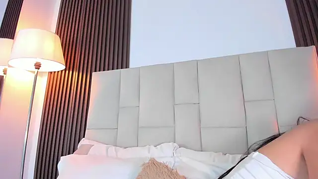 Snapshot of Nicolqueen_ chatting on 07.18.26 Nicolqueen online show from 07.18.26
