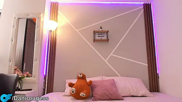 Snapshot of Little_ginger chatting on 09.19.25 Little ginger online show from 09.19.25