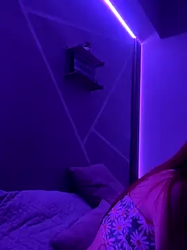 Snapshot of Little_ginger chatting on 09.28.25 Little ginger online show from 09.28.25