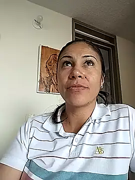 KittyHoleshot87 online show from 10.06.25