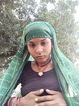 Idhika Jha online show from 09.28.25