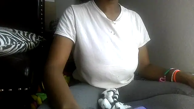 prettymaa online show from 10.23.25