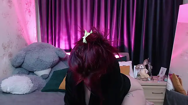 Nina Blum  online show from 04.06.26