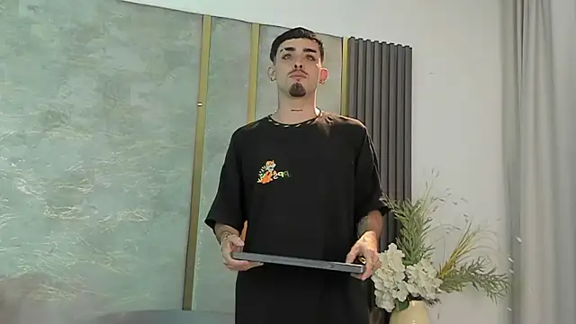 Snapshot of NikoStone_ chatting on 01.15.26 NikoStone online show from 01.15.26