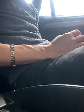 Snapshot of bmwe71 chatting on 09.16.25 bmwe71 online show from 09.16.25