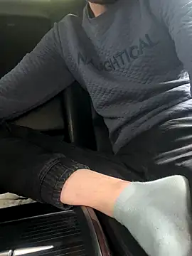 Snapshot of bmwe71 chatting on 09.17.25 bmwe71 online show from 09.17.25