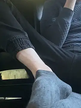 Snapshot of bmwe71 chatting on 09.26.25 bmwe71 online show from 09.26.25