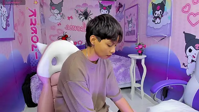 Snapshot of tefi_meow chatting on 10.25.25 tefi meow online show from 10.25.25