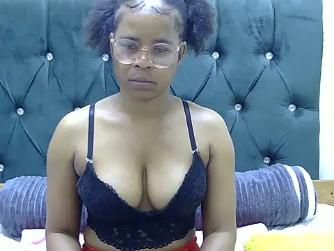 Snapshot of SnowRiderXX chatting on 09.19.25 SnowRiderXX online show from 09.19.25