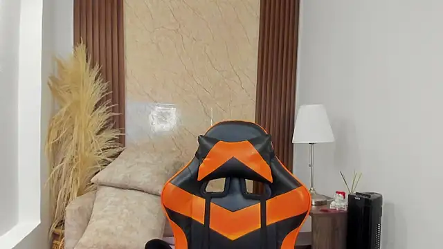 Thais kim online show from 04.18.26