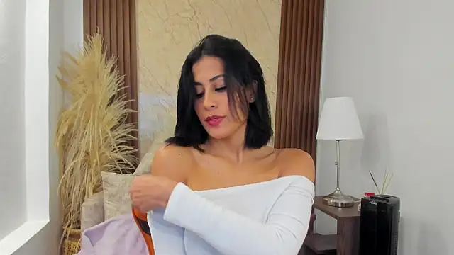 Thais kim online show from 04.20.26