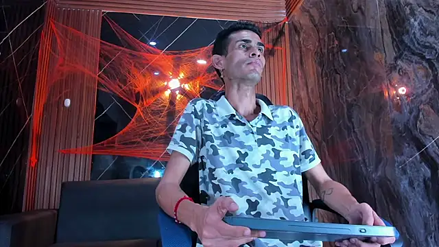 Golldens Dreamss online show from 11.02.25