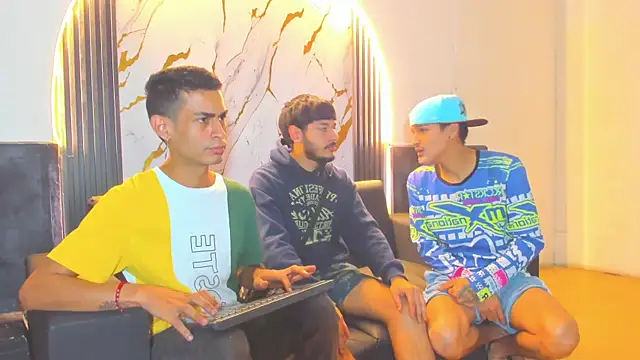 Golldens Dreamss online show from 11.21.25