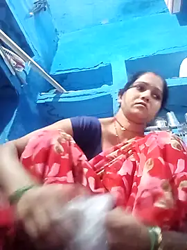 Jooli xx online show from 04.03.26