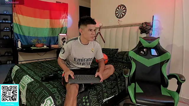 Snapshot of Jack_castell chatting on 09.12.25 Jack castell online show from 09.12.25