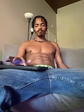 Snapshot of TRILLAHUNG chatting on 10.24.25 TRILLAHUNG online show from 10.24.25