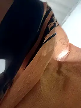 Snapshot of Hot_janu93 chatting on 09.16.25 Hot janu93 online show from 09.16.25