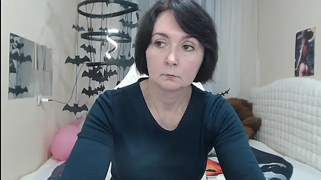 VivianGuchih online show from 11.02.25