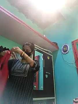 posewith online show from 10.13.25