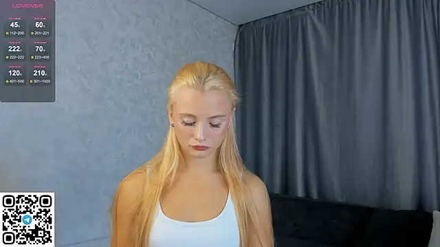 Snapshot of NaughtySeraphine chatting on 09.25.25 NaughtySeraphine online show from 09.25.25