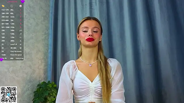 NaughtySeraphine online show from 03.03.26