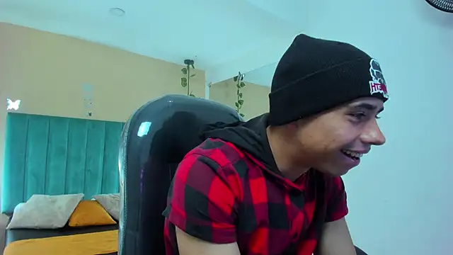 Muscle Scott online show from 12.01.25