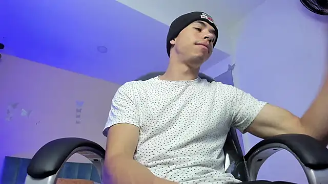 Muscle Scott online show from 12.14.25