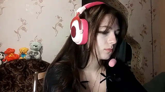 Sophiecuttie online show from 10.14.25