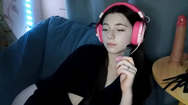 Sophiecuttie online show from 10.29.25