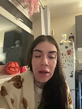 Snapshot of valentinalamont chatting on 09.13.25 valentinalamont online show from 09.13.25