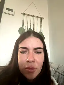 Snapshot of valentinalamont chatting on 09.20.25 valentinalamont online show from 09.20.25