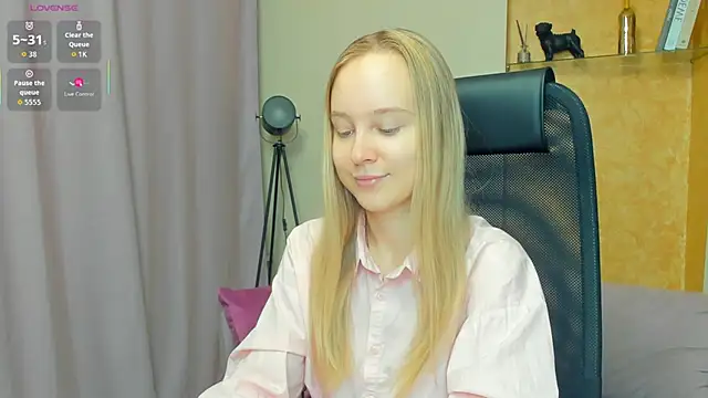 SoonMoor online show from 11.25.25